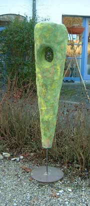 Monument 1, Zement auf Gitterdraht, 184 cm